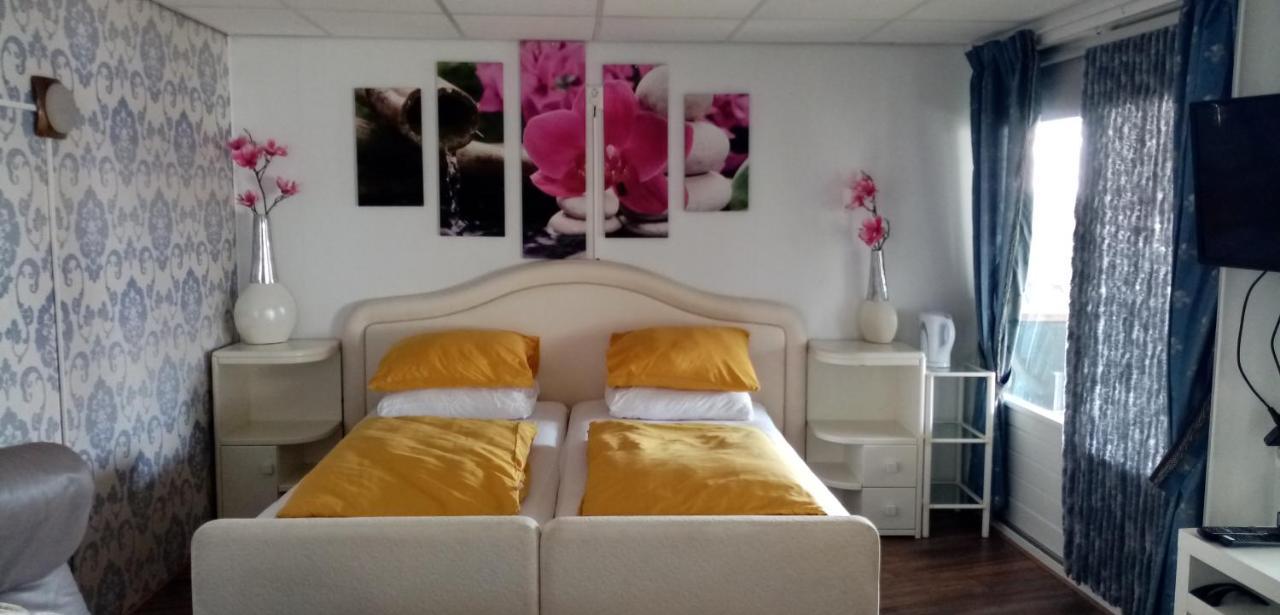 Earnewâld B&B Aan Het Water מראה חיצוני תמונה
