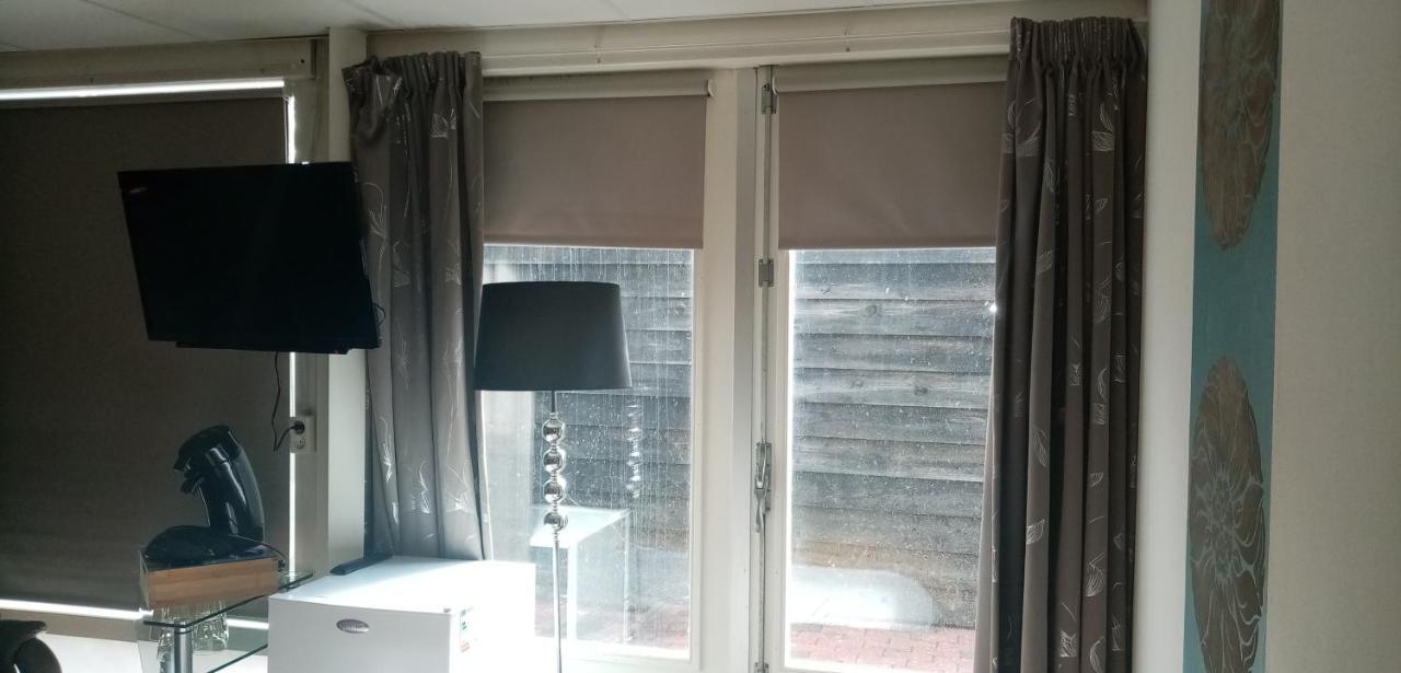 Earnewâld B&B Aan Het Water מראה חיצוני תמונה