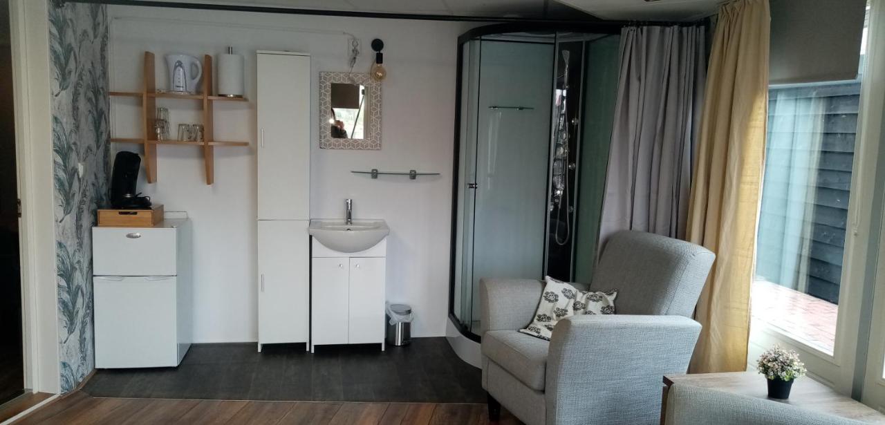 Earnewâld B&B Aan Het Water מראה חיצוני תמונה