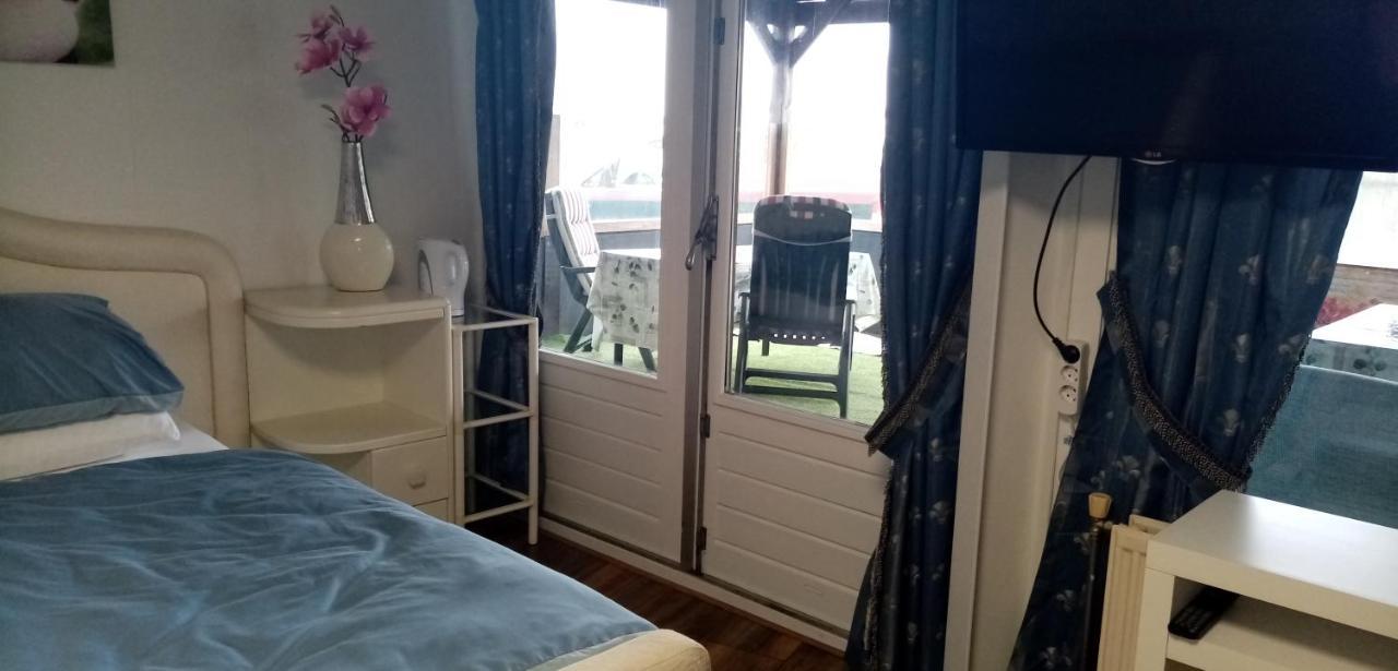 Earnewâld B&B Aan Het Water מראה חיצוני תמונה