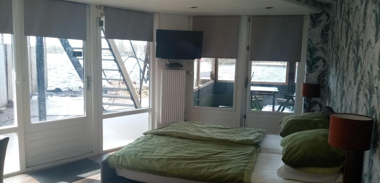 Earnewâld B&B Aan Het Water מראה חיצוני תמונה