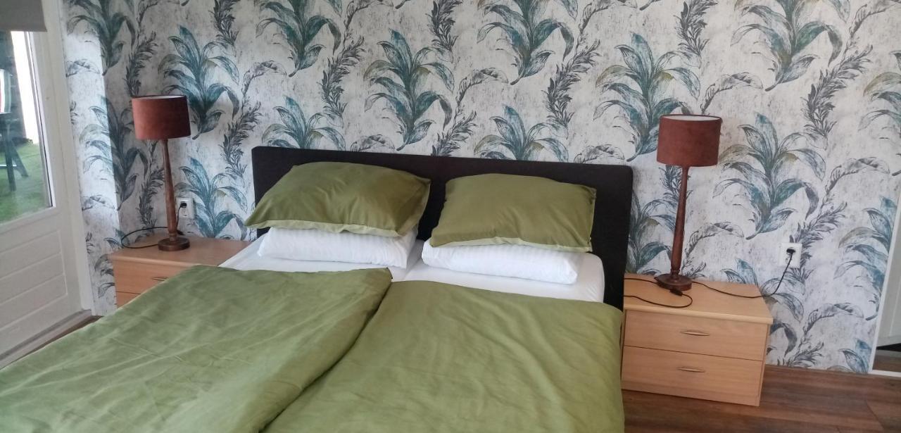 Earnewâld B&B Aan Het Water מראה חיצוני תמונה